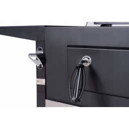 Sodo anglies kepsninė su lentynomis ir pelenų keptuve