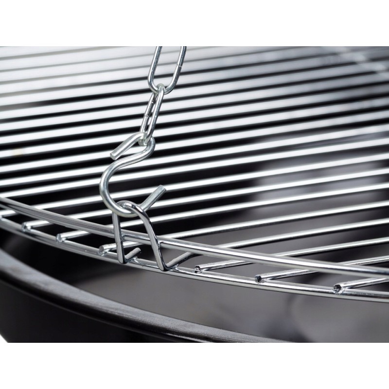 Kepsninė, sodo laužavietė, pakabinamas trikojis, laužavietė su grotelėmis