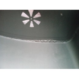 Sodo anglis kepsninė su ketaus grotelėmis ir termometru uždengta dideliu dangteliu