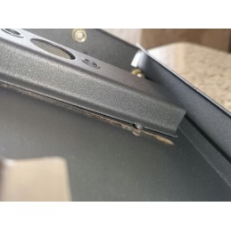 Sodo kepsninė su anglimis su ketaus grotelėmis ir termometru, dengiančiu dvi dideles groteles