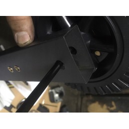 Sodo anglies grilis ant ratukų, didelės lentynos, pelenų keptuvė, grotelių dangtis