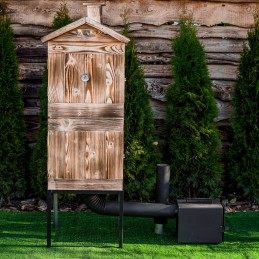 Dviejų kamerų medinė sodo rūkykla su kaminu