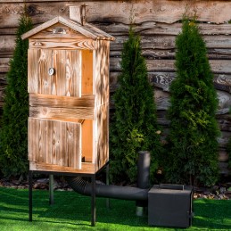 Dviejų kamerų medinė sodo rūkykla su kaminu