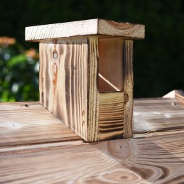 Dviejų kamerų medinė sodo rūkykla su kaminu