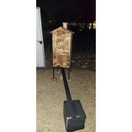 Dviejų kamerų medinė sodo rūkykla su kaminu