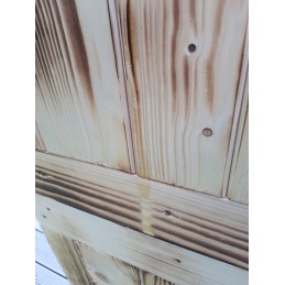 Dviejų kamerų medinė sodo rūkykla su kaminu