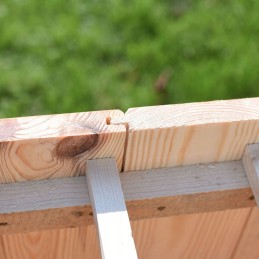 Didelė medinė sodo rūkykla