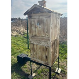 Didelė medinė sodo rūkykla