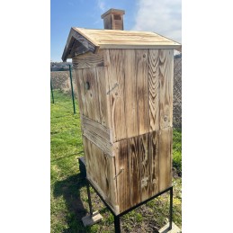 Didelė medinė sodo rūkykla