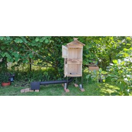 Didelė medinė sodo rūkykla