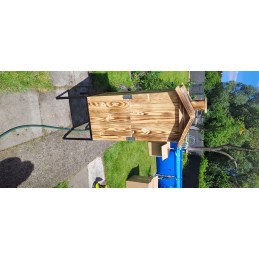 Didelė medinė sodo rūkykla