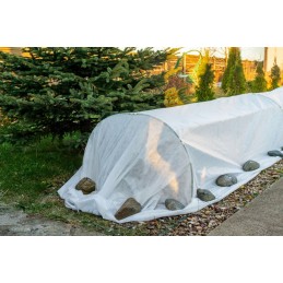 Balta žieminė agrotekstilė, kvėpuojanti, lengva, saugo augalus, 1,6x10m, 50g