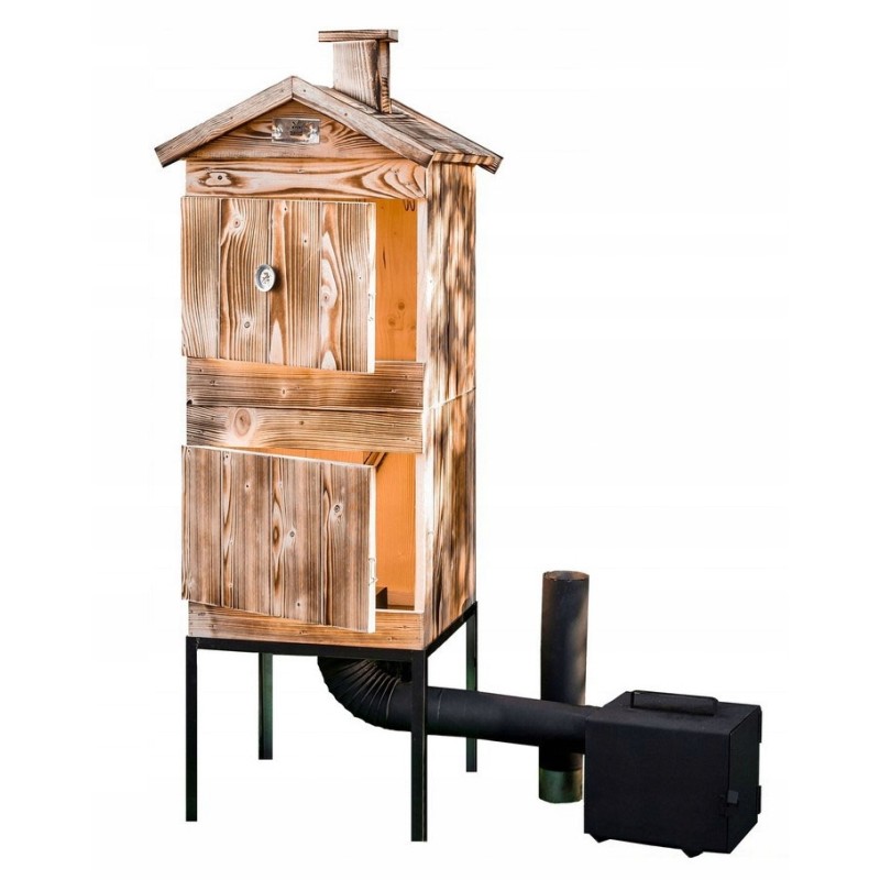 Medinė rūkykla iš medžio: Skandinaviška eglė – labai atspari drėgmei ir temperatūros pokyčiams. šios rūšies mediena yra kietesnė