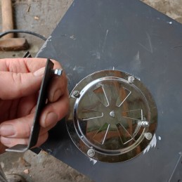 Didelė medinė namų sodo rūkykla