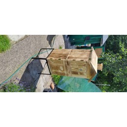 Didelė medinė namų sodo rūkykla