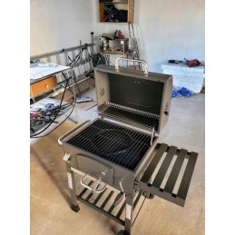 Šeimos sodo grilis su anglimis, ištraukiamas, tvirtos ketaus grotelės, priedai