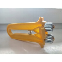 Plastikinis griebtuvas/vielos įtempiklis rėmelyje