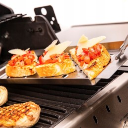 Siaura kepsninė skirta kepsninei, perforuota siaura kepimo skarda griliui