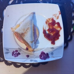 Sumuštinių keptuvė, kuri itin praverčia virtuvėje.