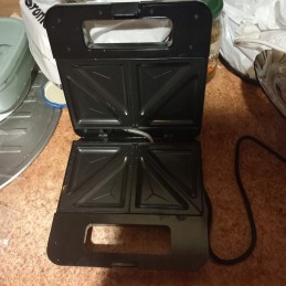 Sumuštinių keptuvė, kuri itin praverčia virtuvėje.