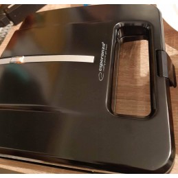 Sumuštinių keptuvė, kuri itin praverčia virtuvėje.