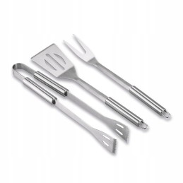 Grilio įrankių rinkinys kepsninėje