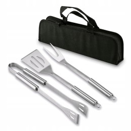 Grilio įrankių rinkinys kepsninėje