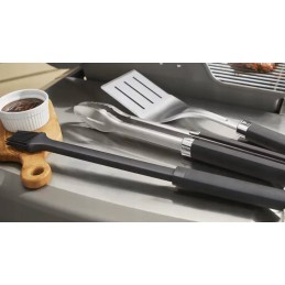 Į komplektą įeina: