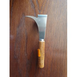 Nerūdijančio plieno kaltas su medine rankena ir barstytuvu