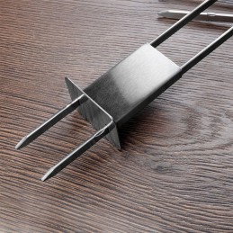 4x dvigubi iešmeliai ant grotelių kepta mėsa, dešrelės ir daržovės