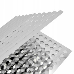 Perforuota grilio plokštė pagaminta iš nerūdijančio plieno. grotelės