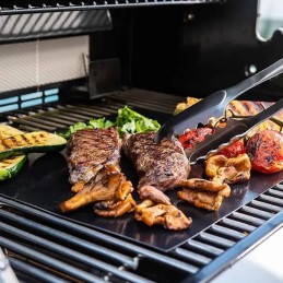 Perkate net penkis tefloninius grilio kilimėlius, kurių matmenys 40x33 cm,