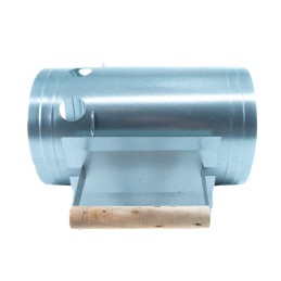 Kaminas anglies briketų kepsninei apšviesti