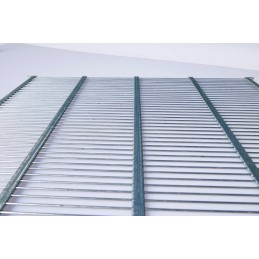 Vertikalios metalinės pertvaros grotos iš Didžiosios Lenkijos