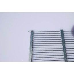 Varšuvos vertikalios metalinės pertvaros.