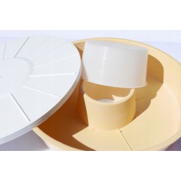 Plastikinis tiektuvas su dangteliu