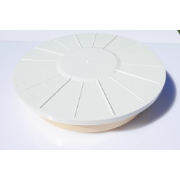 Plastikinis tiektuvas su dangteliu