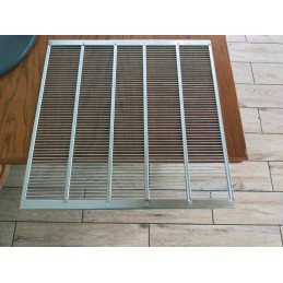 Metalinės pertvaros grotelės