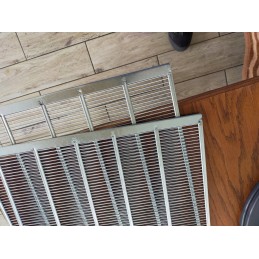 Metalinės pertvaros grotelės