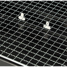 Sulankstoma turistinė anglių kepsninė nešiojamame kempingo lagamine