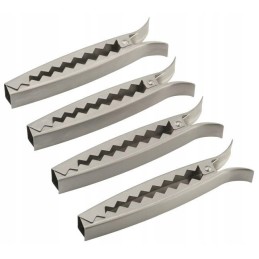 4 spaustukų rinkinys, skirtas ant grotelių keptiems produktams gaudyti.