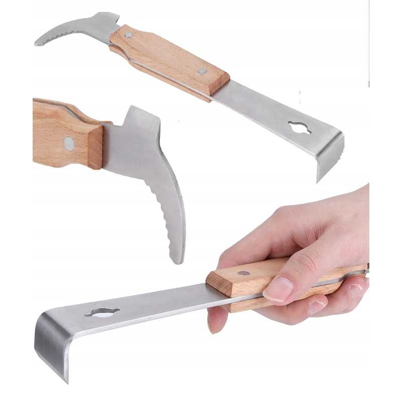 Kaltas mediniame rėme su kabliuku