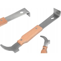 Kaltas mediniame rėme su kabliuku