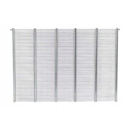 Vertikalios metalinės pertvaros, skirtos aviliui, bityno reikmenims