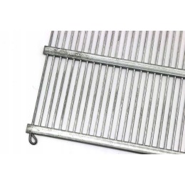 Vertikalios metalinės pertvaros, skirtos aviliui, bityno reikmenims