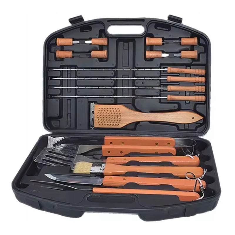 Grilio reikmenų rinkinys su medine rankena ir patogiu dovanų dėklu
