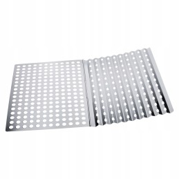 Perforuotas padėklas su grilio žnyplėmis