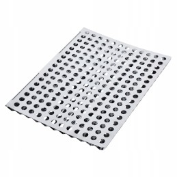 Perforuotas padėklas su grilio žnyplėmis