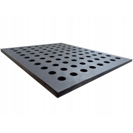 Patvarios, tvirtos grotelės, puikiai tinkančios prie bet kokios krosnelės ar židinio.