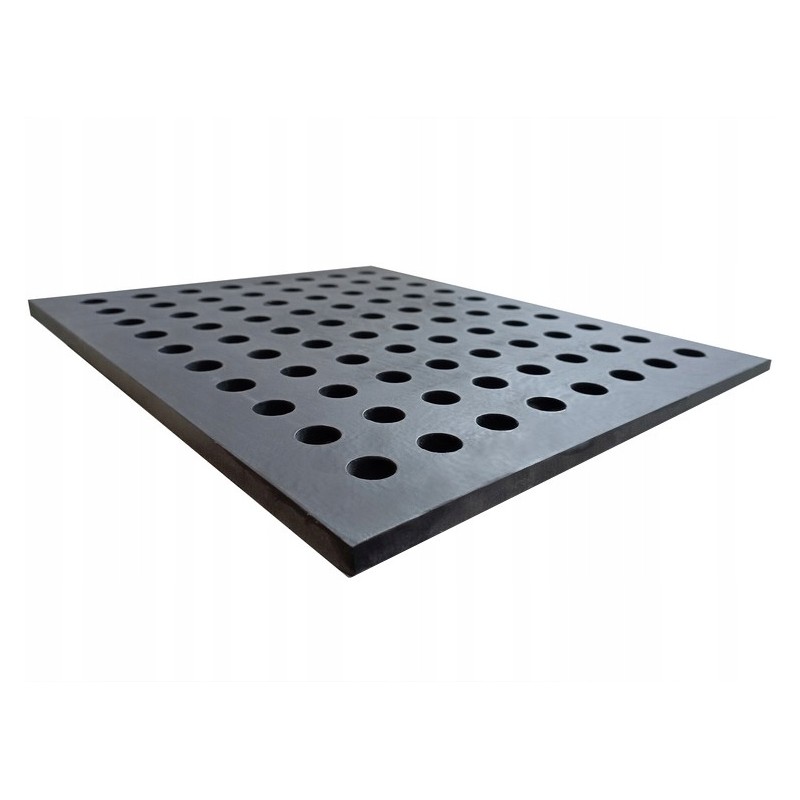 Patvarios, tvirtos grotelės, puikiai tinkančios prie bet kokios krosnelės ar židinio.